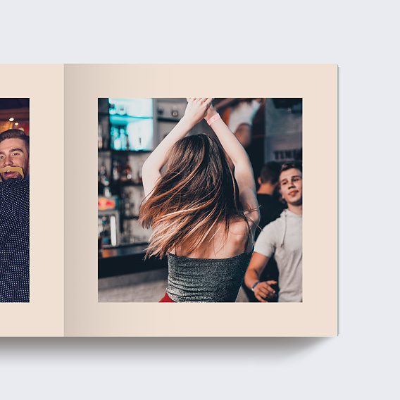 Album photo anniversaire Étiquette Poudrée Page 2