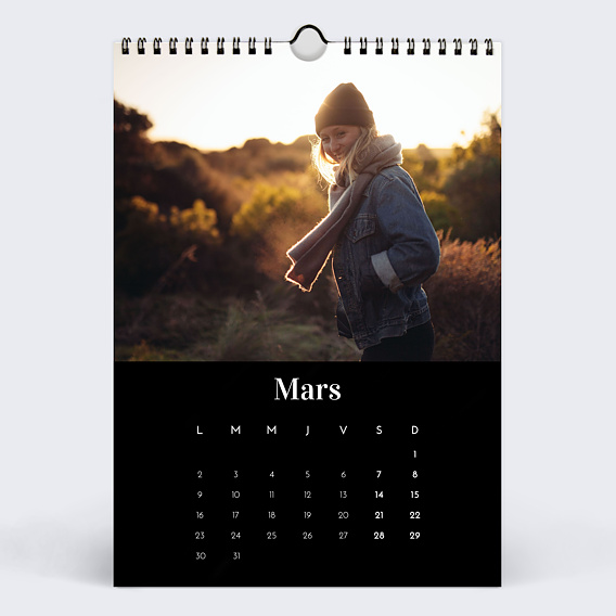 Calendrier famille Photo Mi-Page Noir (13 Photos) Mars