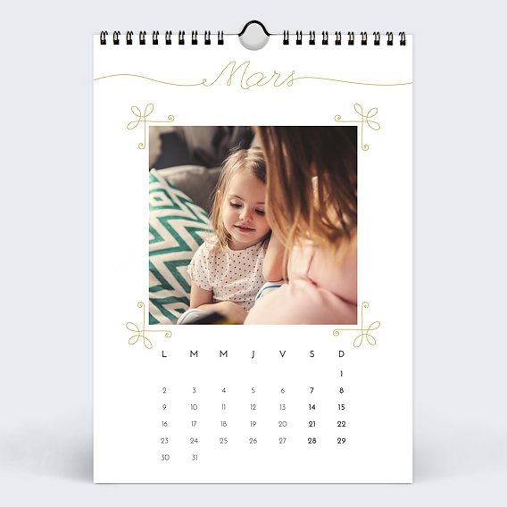 Calendrier famille Typographie Ocre (21 Photos) Mars