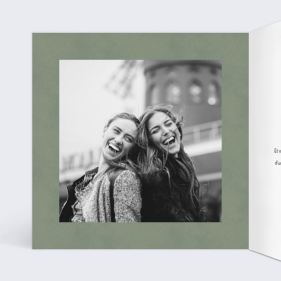 Carte de Noël  Cadeaux sous le Sapin Intérieur Gauche