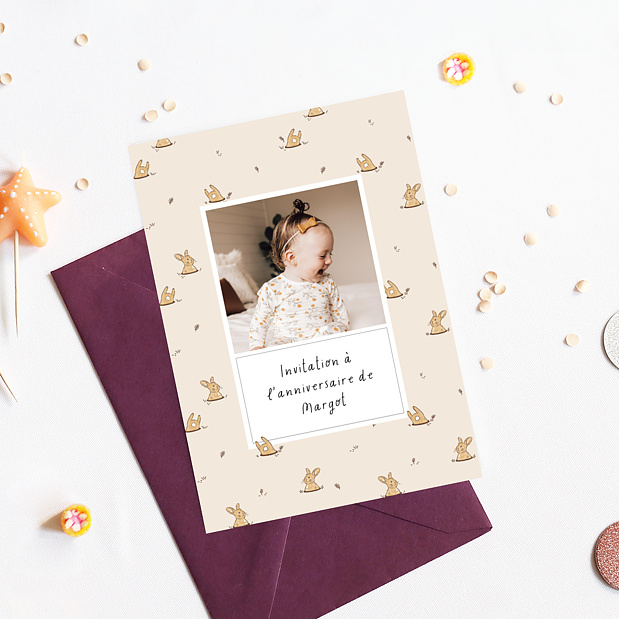 Invitation Anniversaire Enfant Lapin dans son Terrier