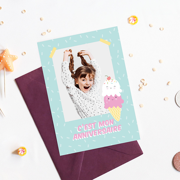 Carte d'invitation anniversaire cornet festif